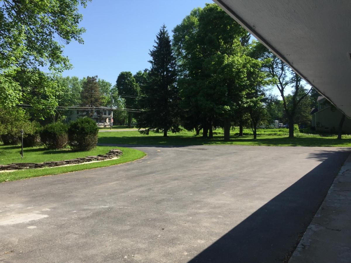 Nightshade Inn & Gardens Camillus 외부 사진